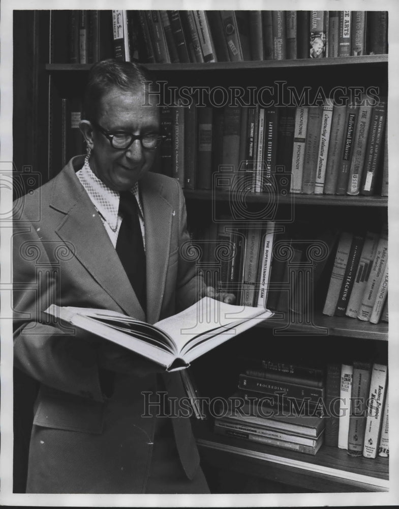 1973 Press Photo Educator Doctor Henry Sparks - abna39454 - Historic Images