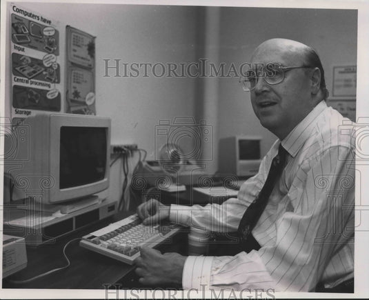 1991 Bill Terill, Volunteer at Independent Living Centers, Alabama-Historic Images