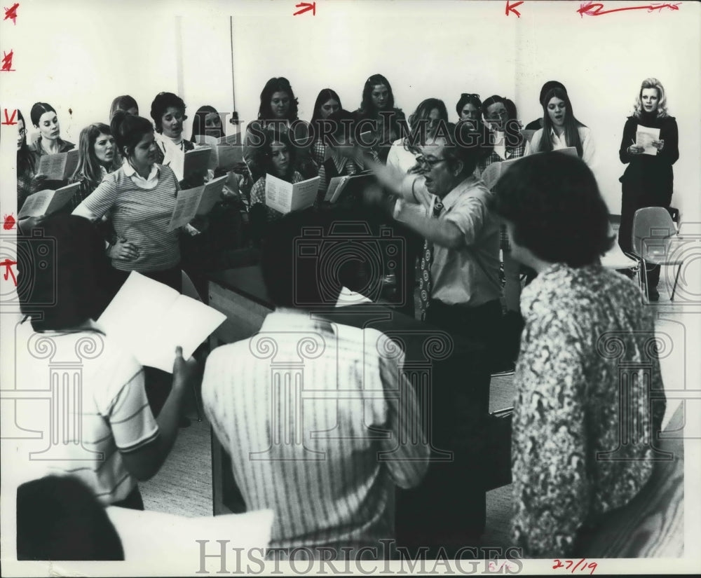 1973, Director Hugh Thomas & Birmingham-Southern College's Choir - Historic Images