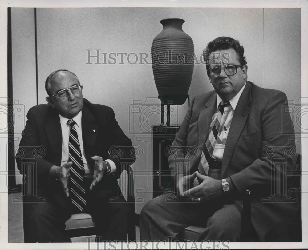 1986 Harris and Bob Saunders Selling Trucking Company, Alabama - Historic Images