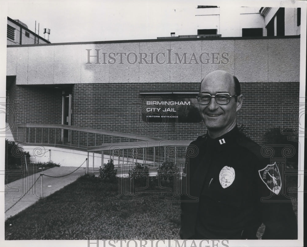 1986, Birmingham City Jail - Police Officer E.E. Sosebee - abna39747 - Historic Images