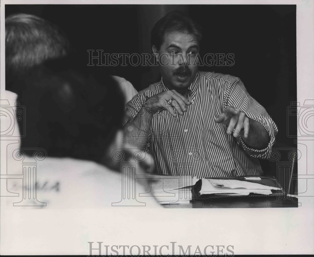 1991, Chuck Tatom works with inmates at West Jefferson Prison - Historic Images