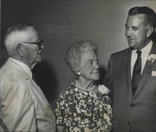 1969 Press Photo Dr. Frank Rose, University of Alabama, and Others - abna39854-Historic Images