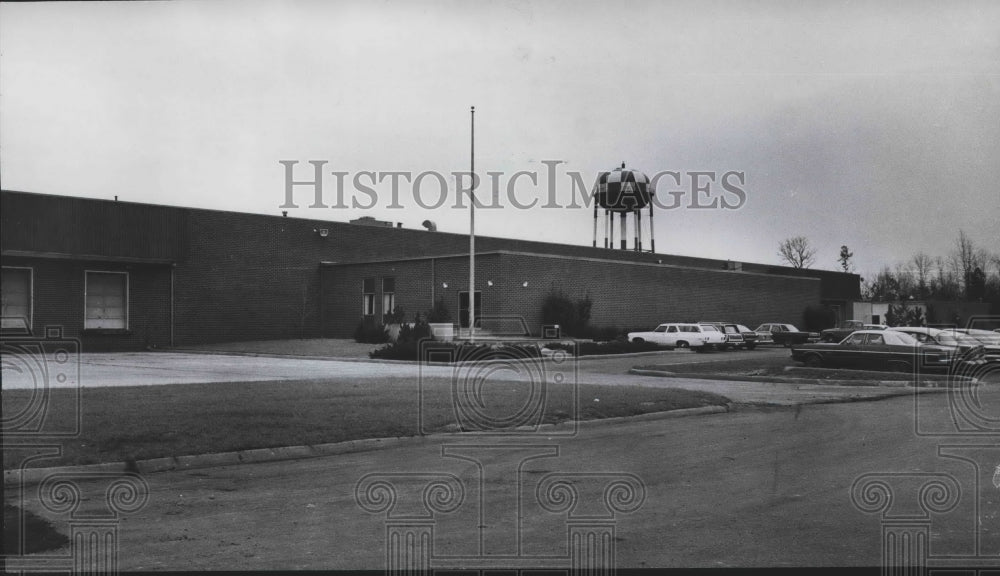 1969 Press Photo Industrial building sees changes, Roanoke, Alabama - abna39910 - Historic Images