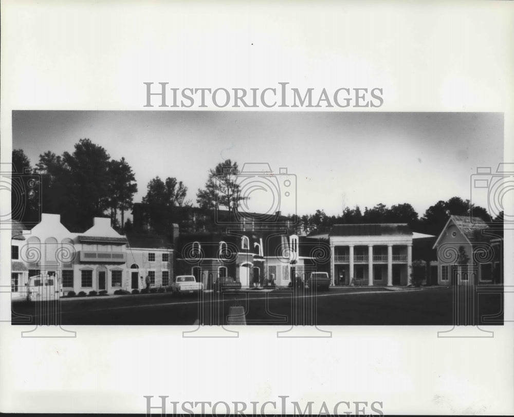 1978, River Oaks Village has European village atmosphere, Alabama - Historic Images