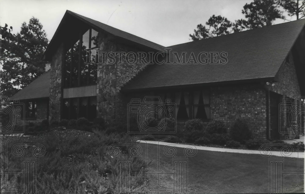 1980 Home in Riverchase Area, Alabama - Historic Images