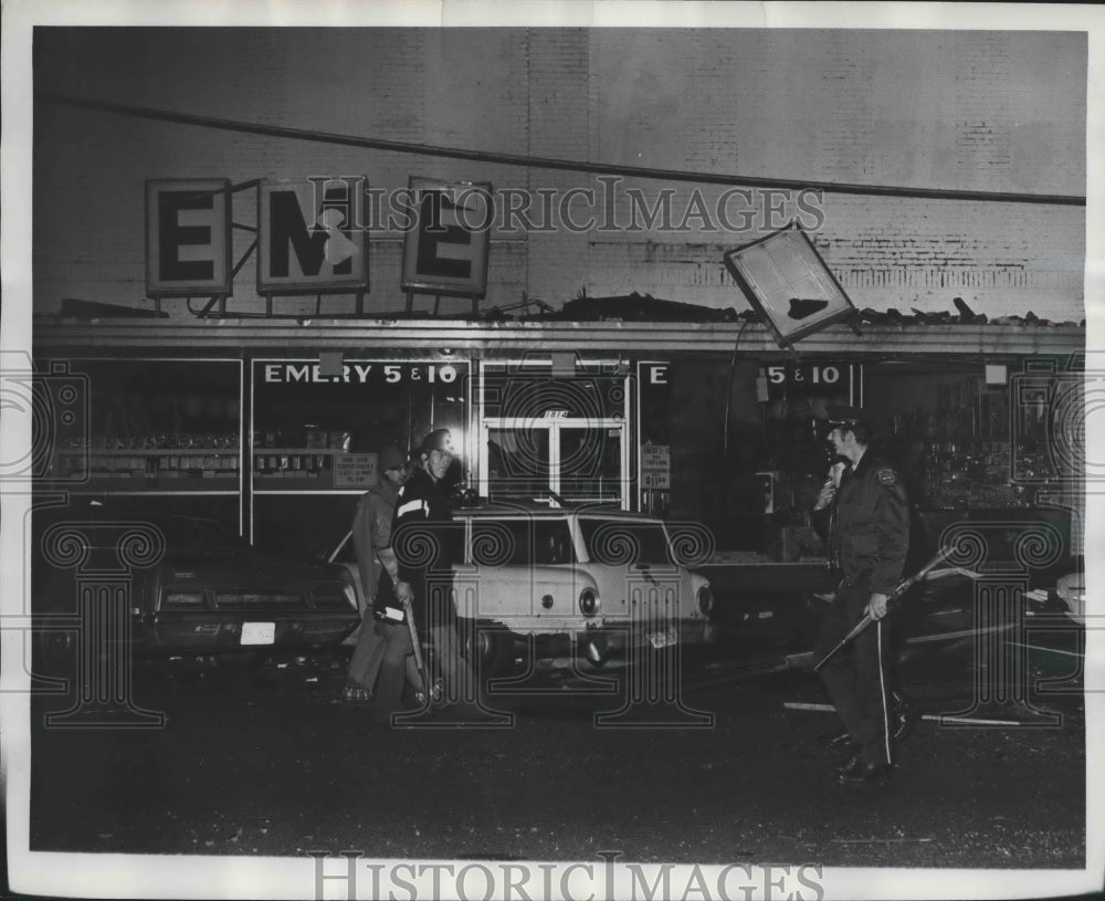 1975, Emery's 5 & 10 store damaged by tornado, Alabama - abna40053 - Historic Images