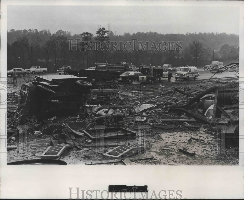 1977 damage by Tornado in Jefferson County, Alabama - Historic Images