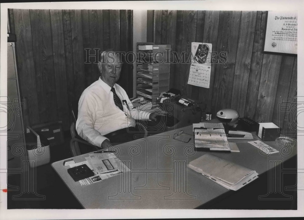 1991, Retiring Alabama Editor Jay Thornton - abna40091 - Historic Images