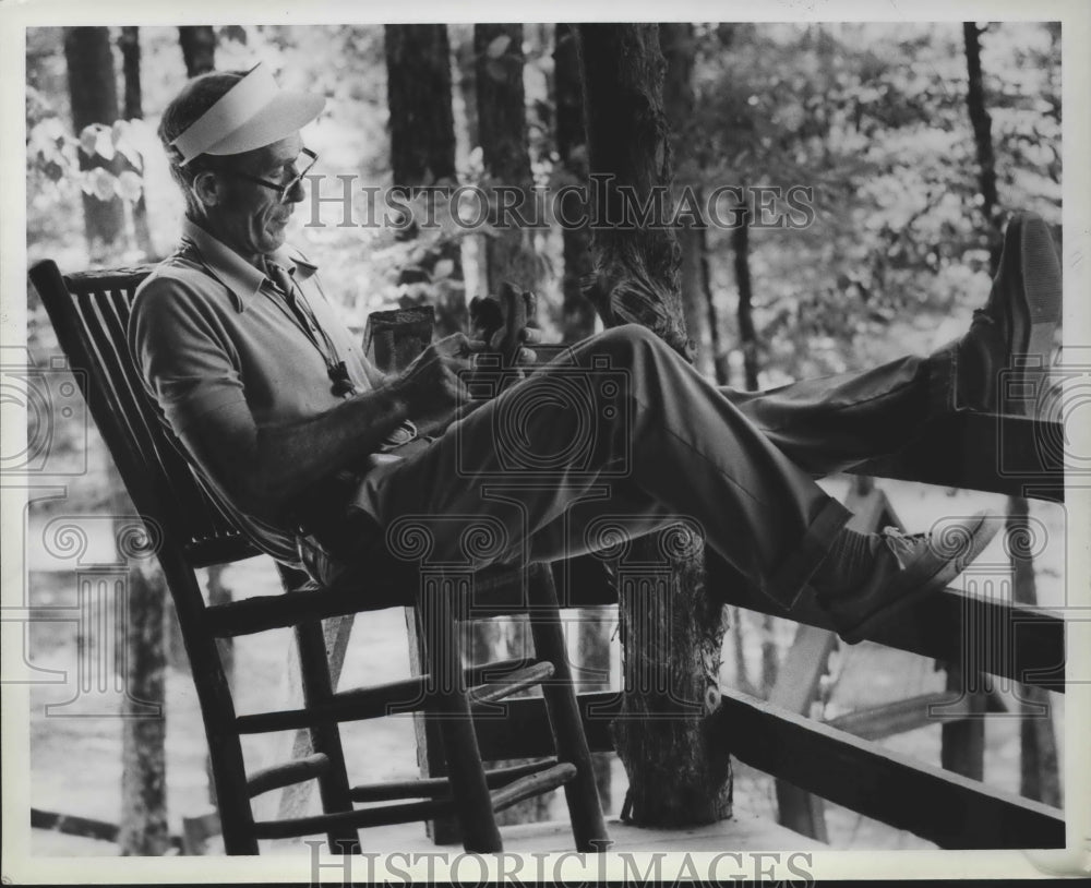 1980 Woodcarver Joe Thrasher, Tannehill Historical State Park - Historic Images