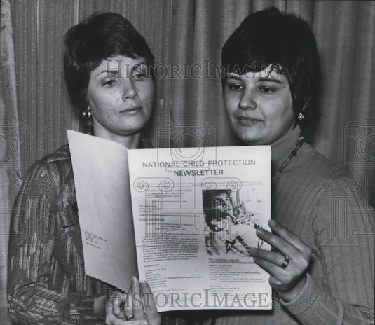 1974 Press Photo Ladies research Junior's goal to prevent child abuse, Alabama - Historic Images
