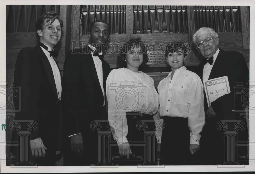 1991 Press Photo Director Hugh Thomas & musicians, Birmingham-Southern Choir, AL - Historic Images