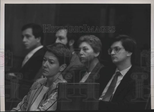 Press Photo Judy Thompson & lawyers in court for Birmingham Turf Club operation - Historic Images