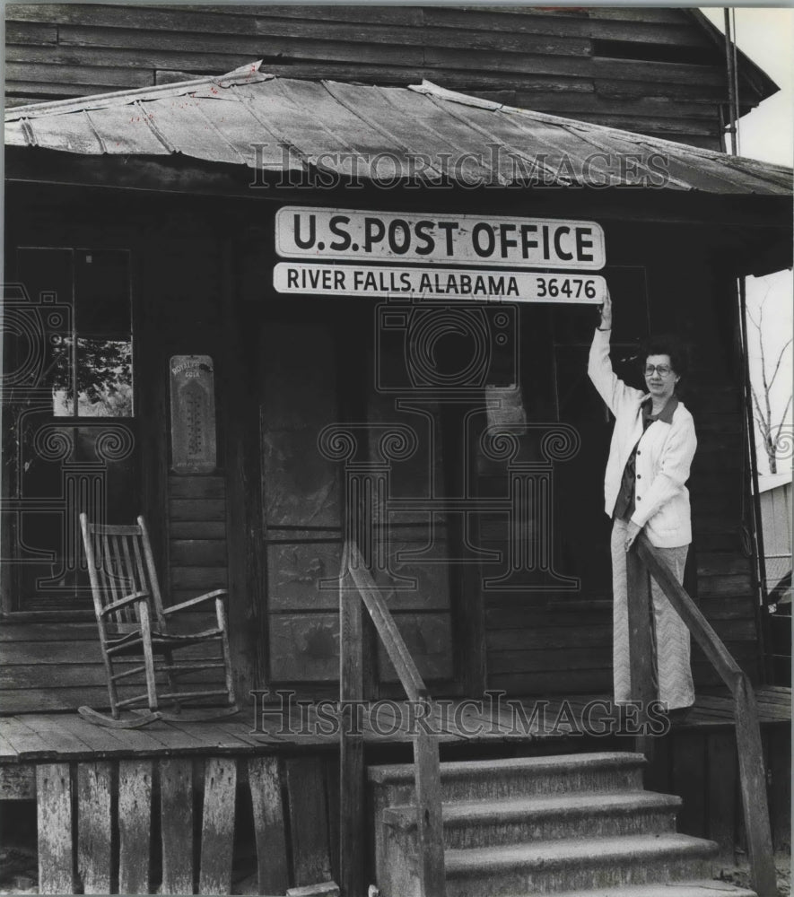 1979, Mrs. Pitts at the River Falls, Alabama U.S. Post Office 36476 - Historic Images