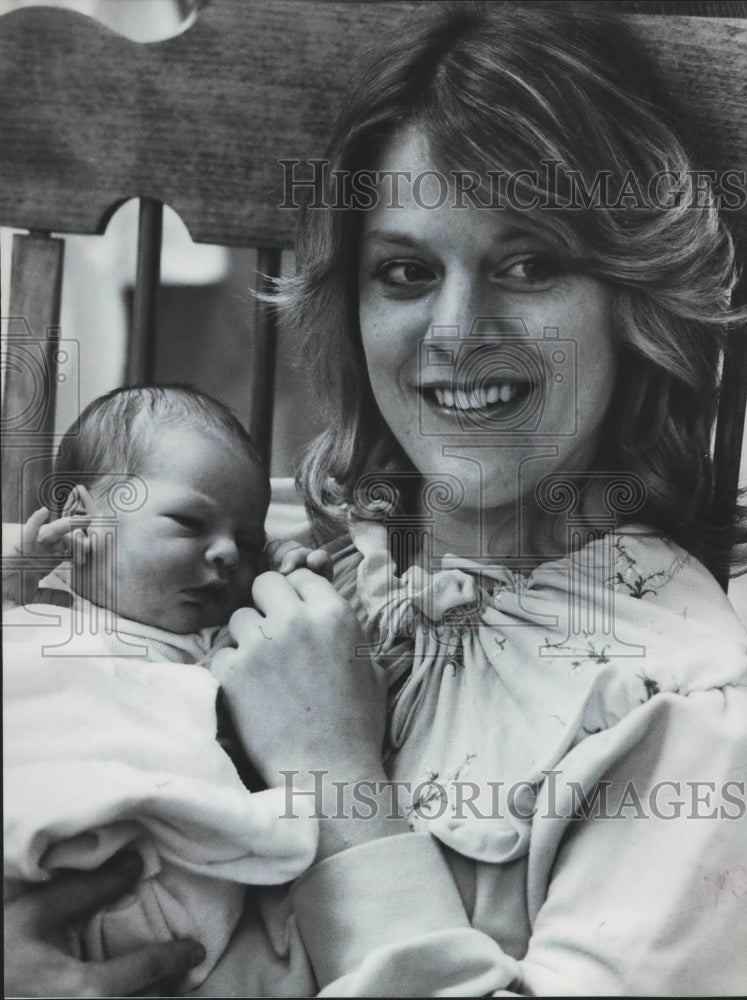 1980 Press Photo Shelby County Judge Patti Smith gave birth on Law Day - Historic Images