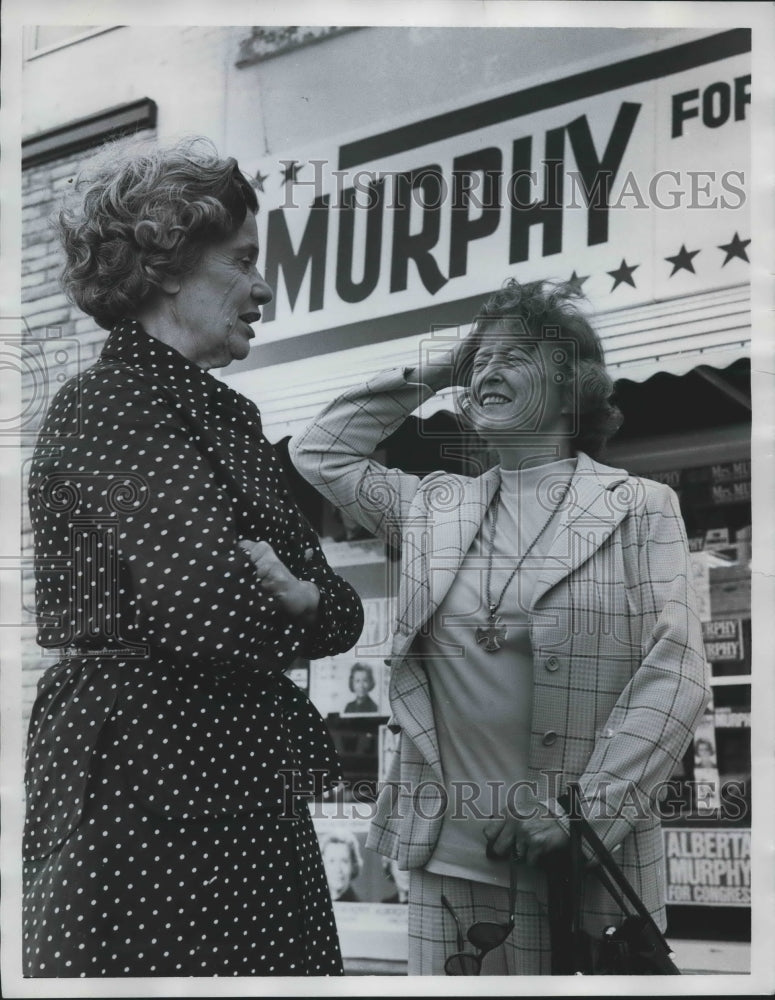 1974 Press Photo Alberta Murphy, left, Scottie Smith, right, DGT Playwright - Historic Images