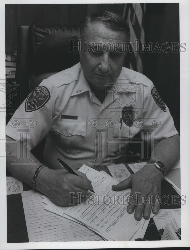 1989 Bessemer Police Chief Jenda Smith fills out paperwork, Alabama - Historic Images