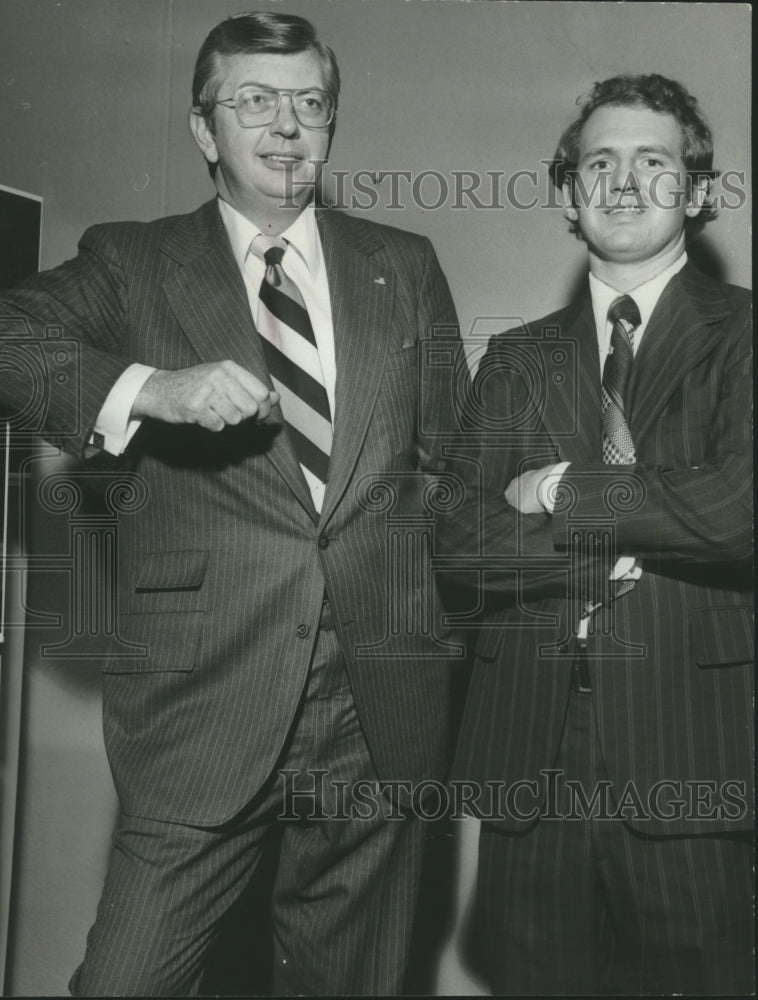 1974 Press Photo Democratic National Committee Attendees - abna40330 - Historic Images