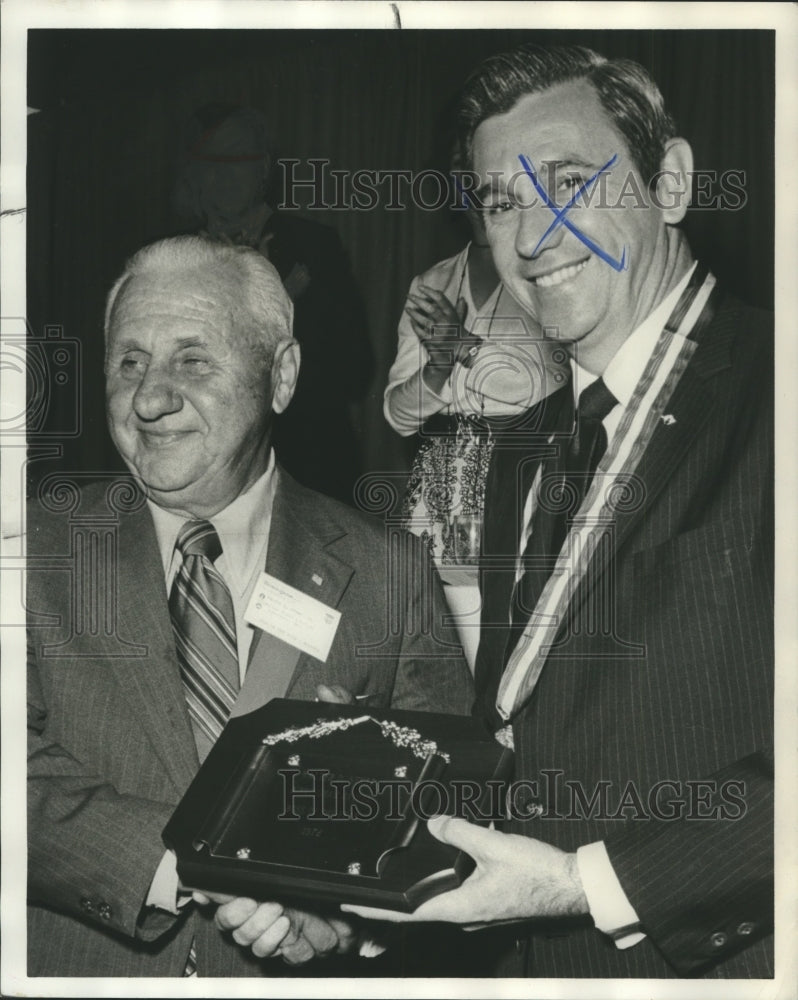 1972 Jaycees &quot;Boss of the Year&quot; Walter D. Stead Jr., and unknown man - Historic Images