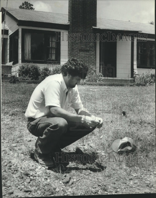 1982, Steve Mancil where his missing daughter's bicycle was found - Historic Images