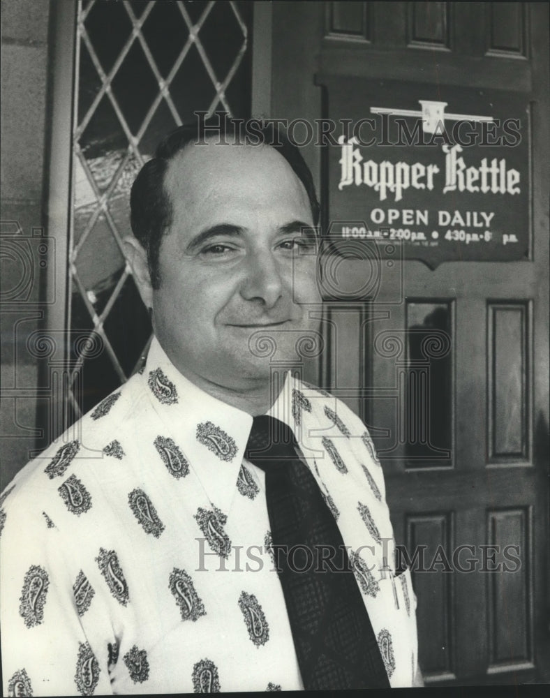 1974 Press Photo Ed Mallif is owner-manager of the Kopper Kettle restaurant - Historic Images