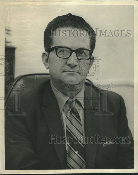 1971 L. E. Hamrick, retires as Gadsden Police Chief - Historic Images