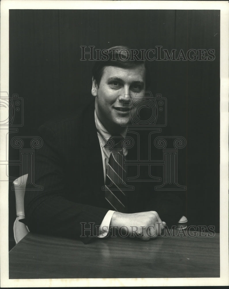 1971 Press Photo Banker Sam Gentry of First National Bank of Birmingham - Historic Images