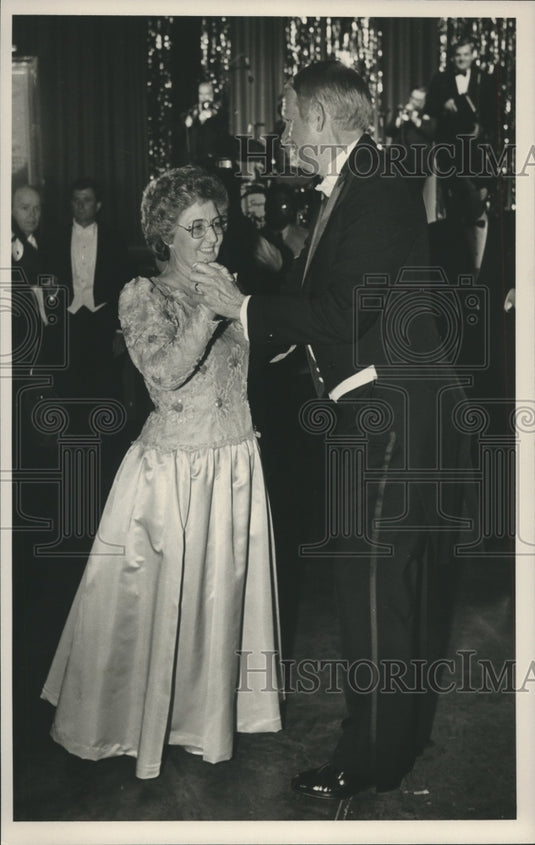 1987, Governor Guy Hunt and wife dance at Inaugural Ball - abna40586 - Historic Images