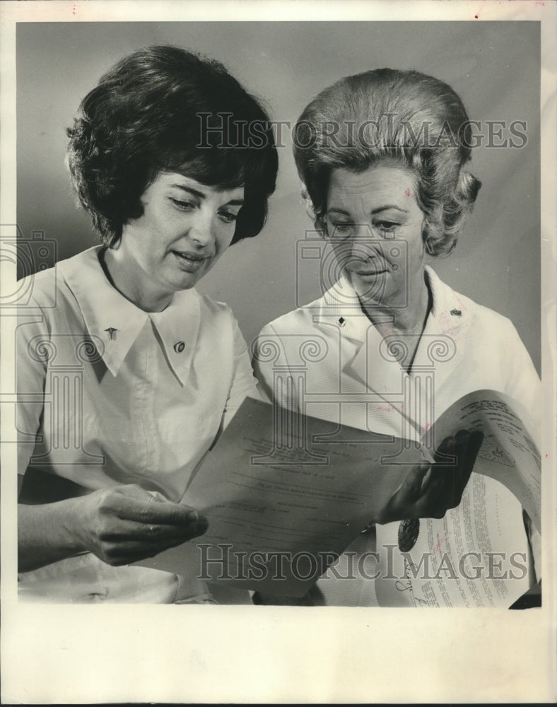 1971, American Association of Medical Assistants - Mary Gurley, Other - Historic Images