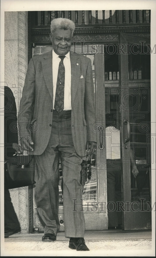 1989, Representative Lewis Spratt, Montgomery, on Trial for Bribery - Historic Images