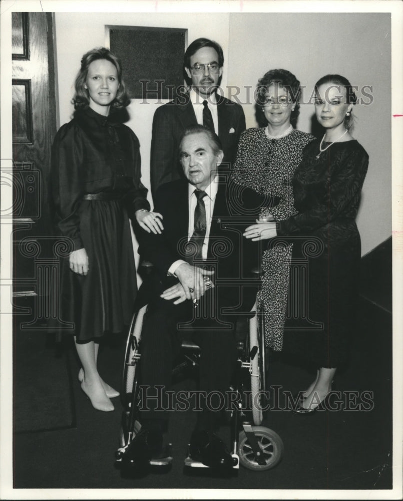 George C. Wallace with Lee Wallace Dye and Others at Event - Historic Images