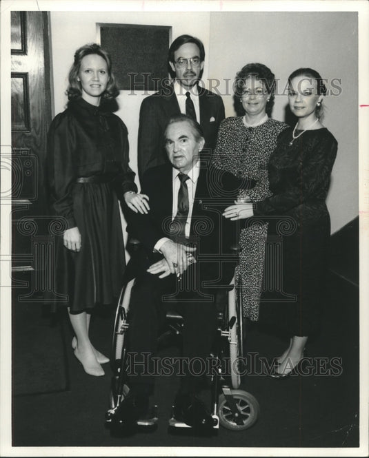 George C. Wallace with Lee Wallace Dye and Others at Event - Historic Images