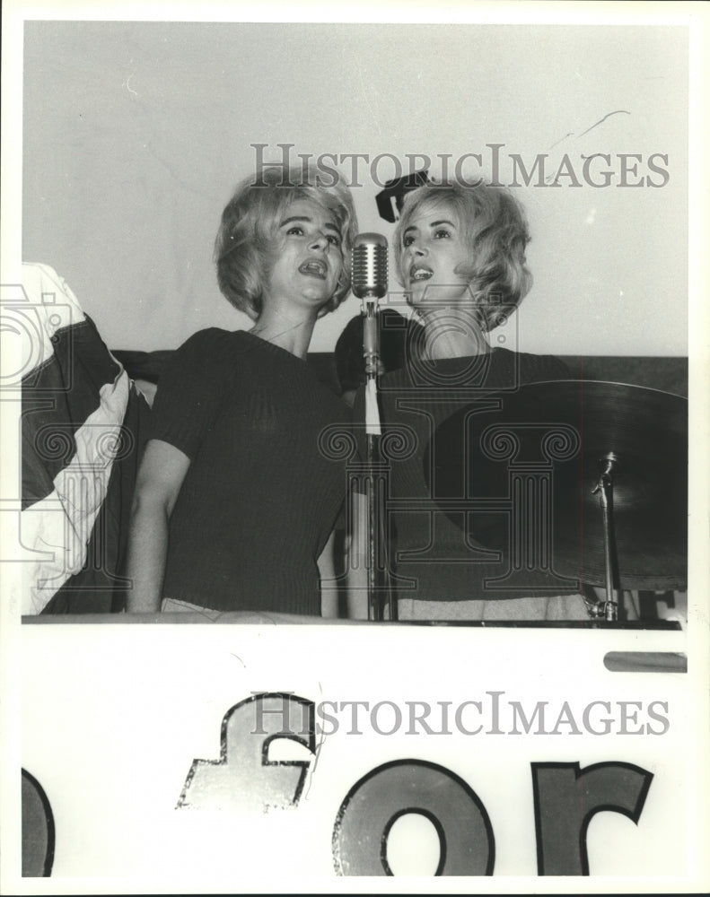 Lisa Taylor Wallace During Alabama Governor Wallace's Campaign - Historic Images