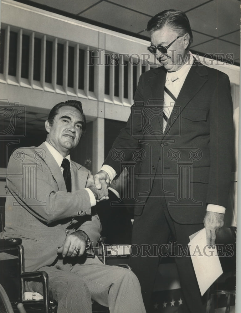 1973 Press Photo Alabama Governor George C. Wallace with School President - Historic Images