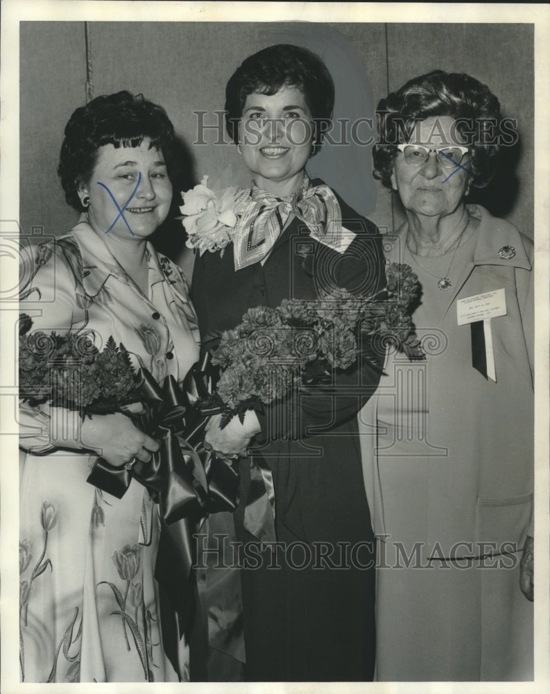 1977 Press Photo Mrs. Martha Baggett Luker, "Alabama Mother of the Year" - Historic Images