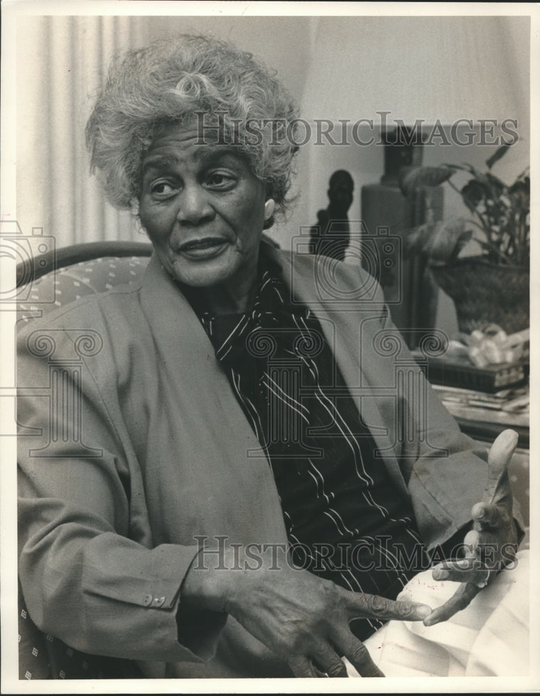 1991, Eva Lou Russell - abna40891 - Historic Images