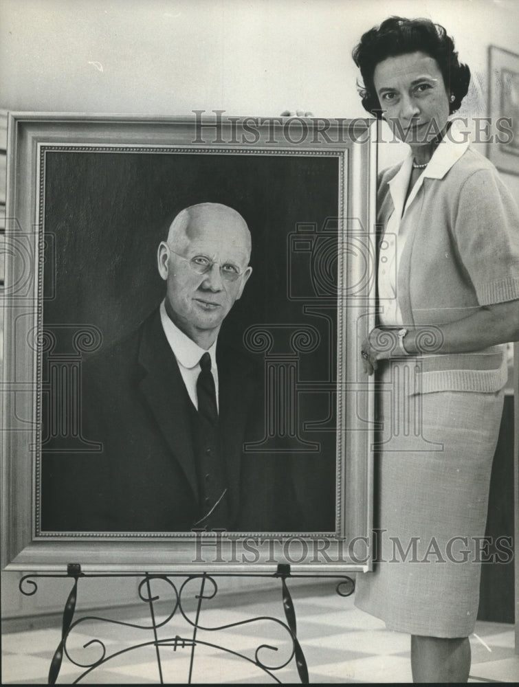 1964 Press Photo Artist and Portrait of Mississippian, Mrs. Harry Rust - Historic Images