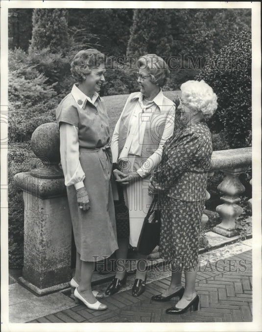 1977, Members of Women's Comm of Birmingham Symphony Assoc meet - Historic Images