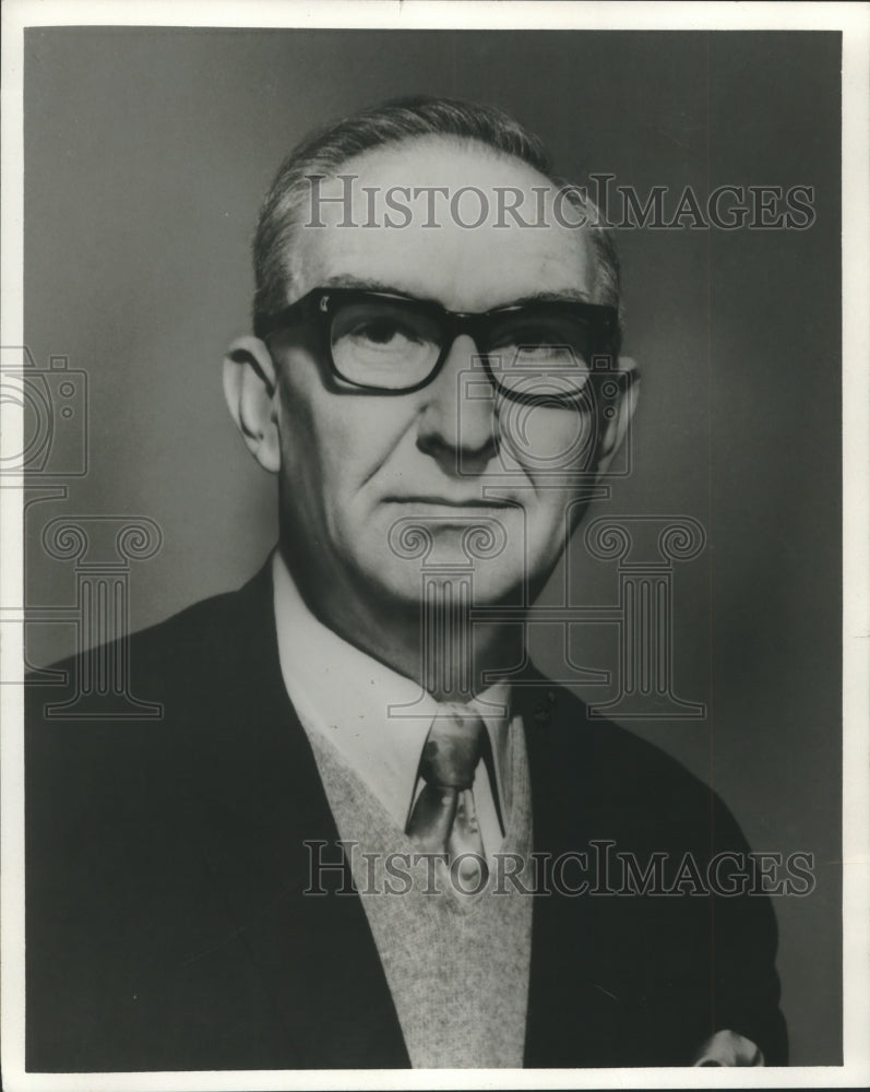 1977 W. Clyde Horton, Pullman Standard Division Pullman Incorporated - Historic Images