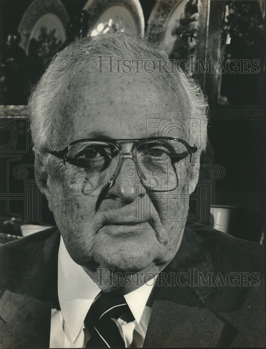 1984, Doctor Gordon Ross, University of Alabama at Birmingham - Historic Images