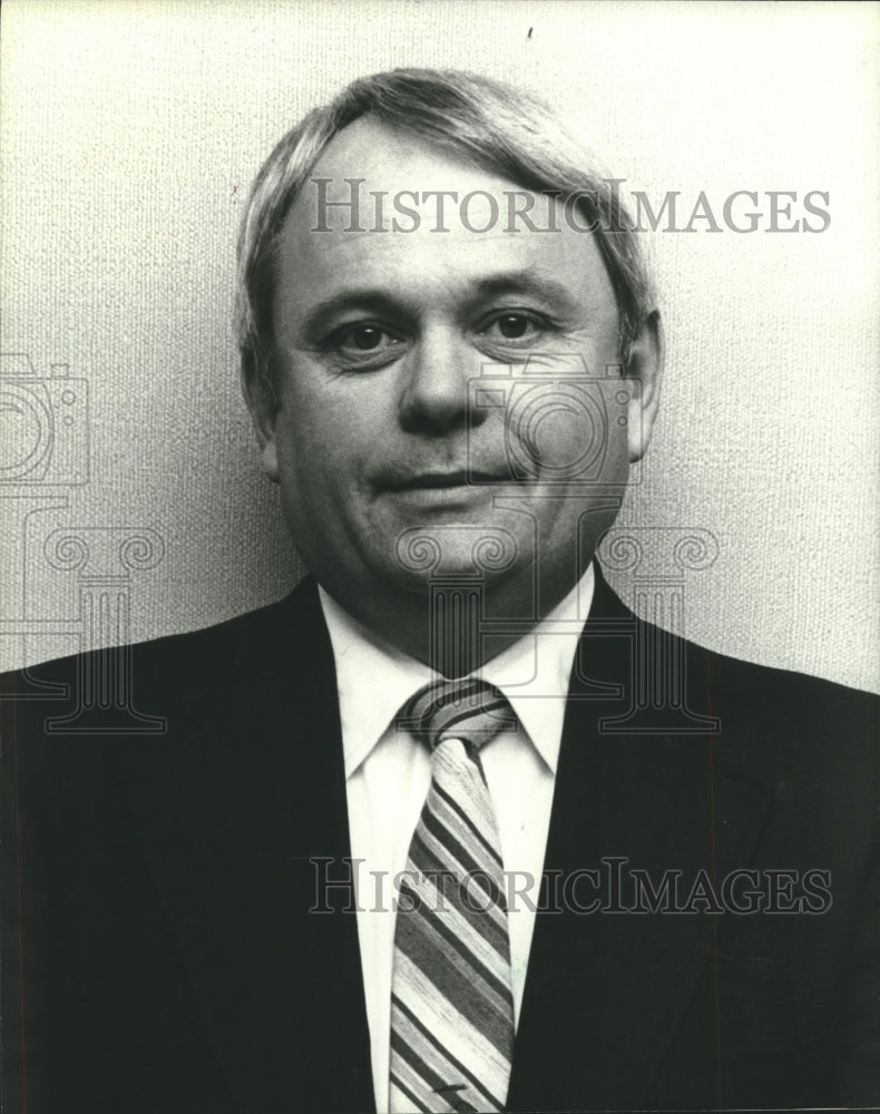 1987 Richard L. Straub, Director of Public Works in Jefferson County - Historic Images