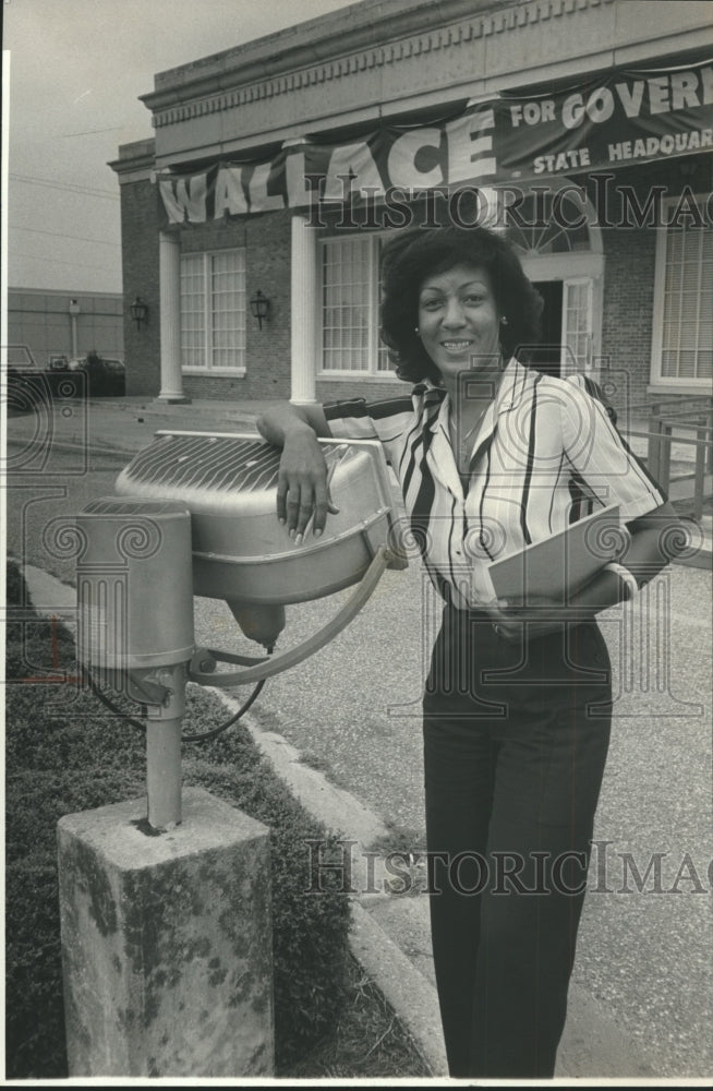 1982, Delores Pickett, Wallace Campaign Worker, at Headquarters - Historic Images