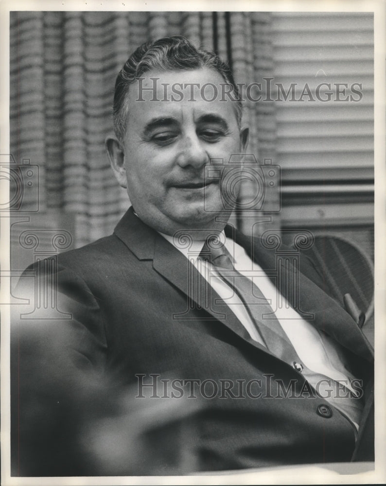 1964 Press Photo Doctor Howard M. Phillips, President of Birmingham Southern - Historic Images