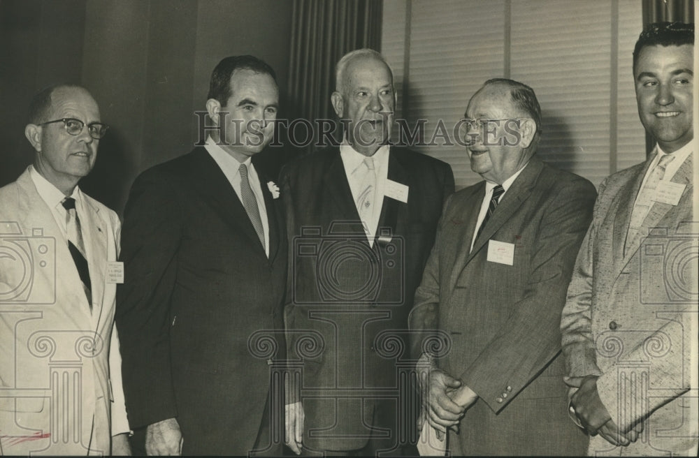 1960 Press Photo County Commissioners hear Governor Patterson at Montgomery meet - Historic Images