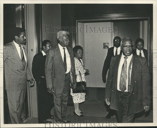 Press Photo State Representative Lewis Spratt with accused bribers at Trial - Historic Images