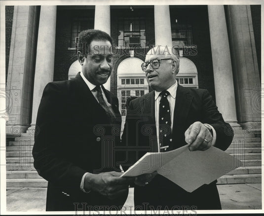 1990 Miles president Albert Sloan with Victor Hanson at steps - Historic Images