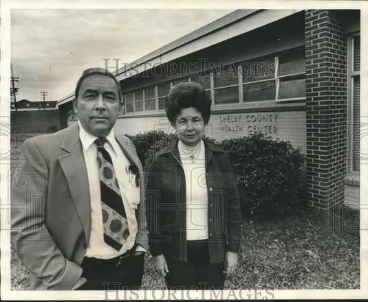 1976 Shelby County Public Health Administrator Frank Sloan and nurse - Historic Images
