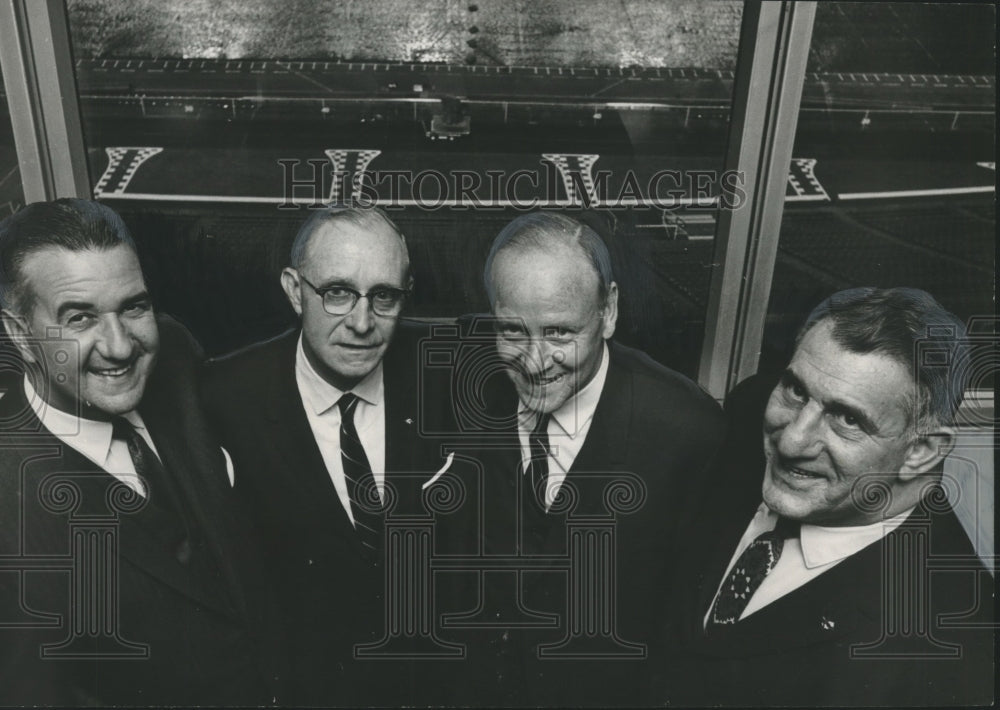 1966 Press Photo Mayor Boutwell, with others at Pressbox Gathering, Birmingham - Historic Images