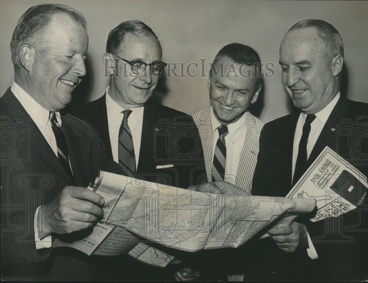 1965 Press Photo L & N announces new parking facility in Birmingham, Alabama - Historic Images