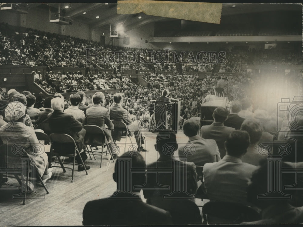 1973 Press Photo Alabama Governor George Wallace speaks at auditorium - Historic Images